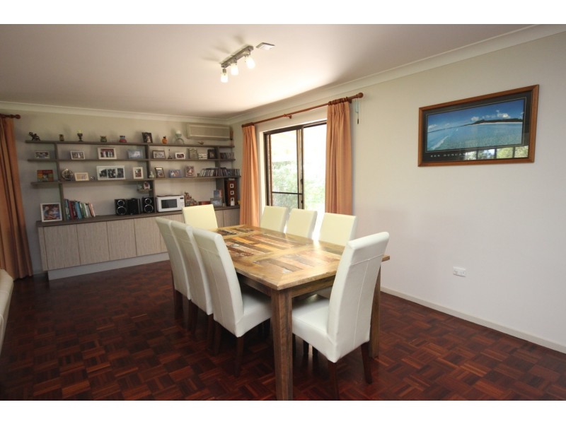 73 Lakeview Crescent, Forster NSW 2428
