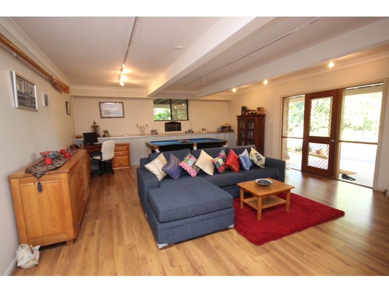 73 Lakeview Crescent, Forster NSW 2428