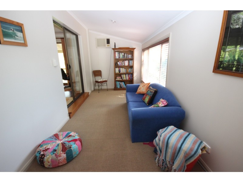 73 Lakeview Crescent, Forster NSW 2428