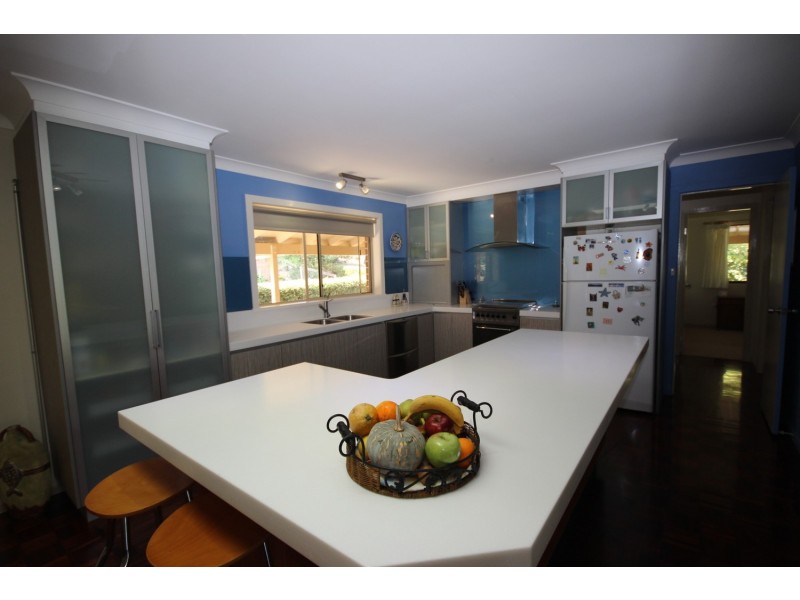73 Lakeview Crescent, Forster NSW 2428