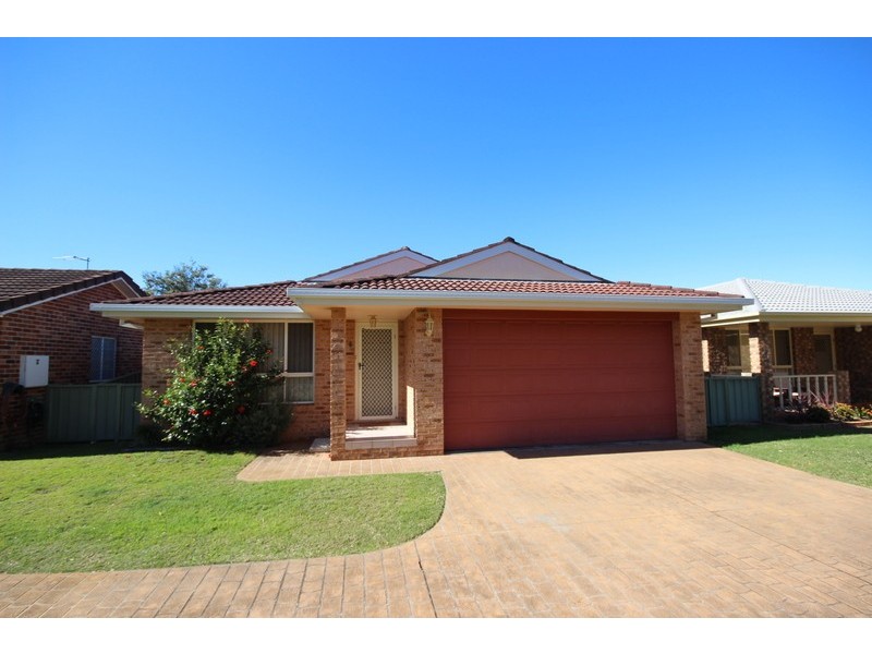 4/1A North Street, Tuncurry NSW 2428