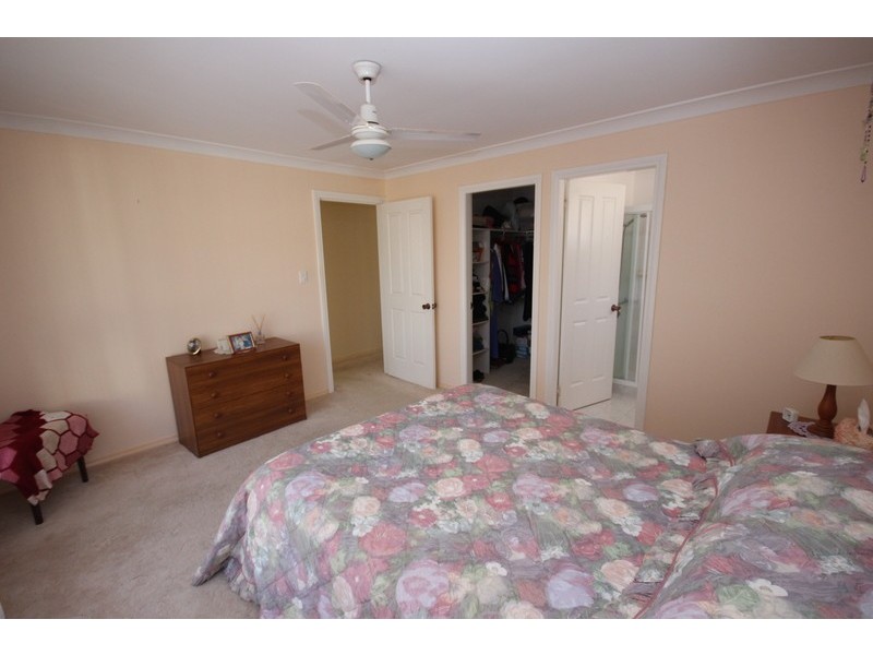 2/5 Mayfair Place, Forster NSW 2428