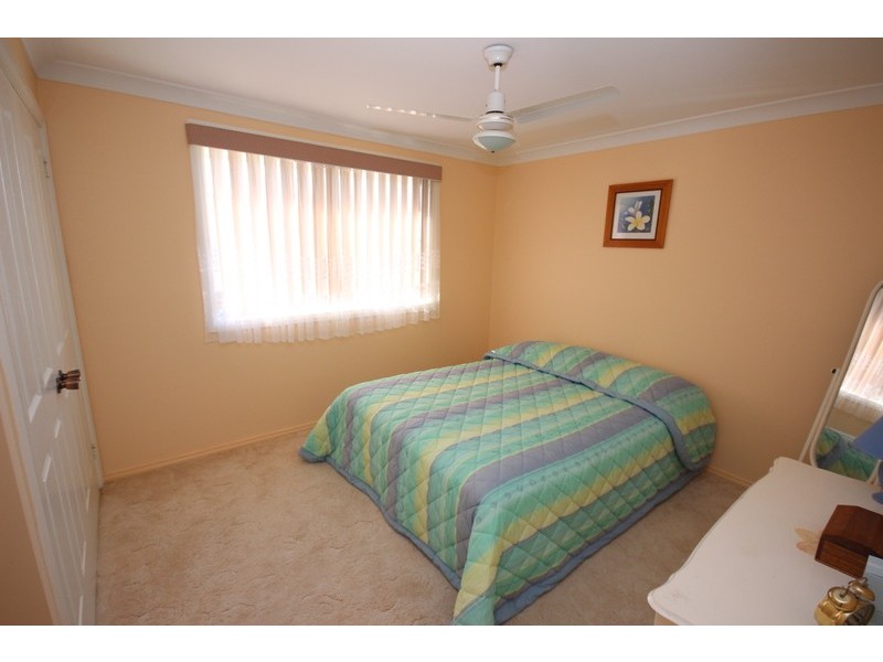 2/5 Mayfair Place, Forster NSW 2428