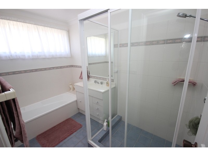 2/5 Mayfair Place, Forster NSW 2428