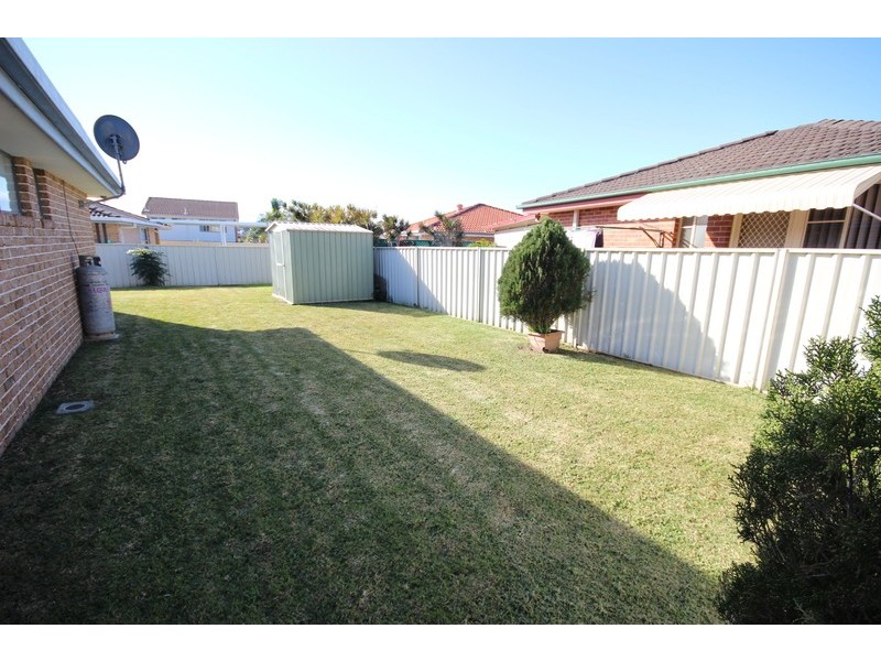 2/5 Mayfair Place, Forster NSW 2428