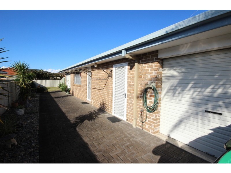 2/5 Mayfair Place, Forster NSW 2428