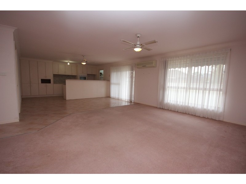 2/2 Tandara Place, Forster NSW 2428