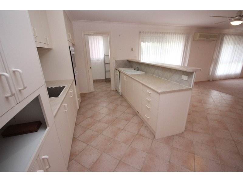 2/2 Tandara Place, Forster NSW 2428