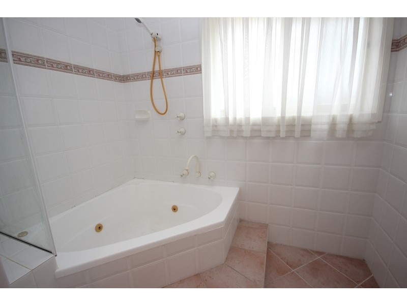 2/2 Tandara Place, Forster NSW 2428