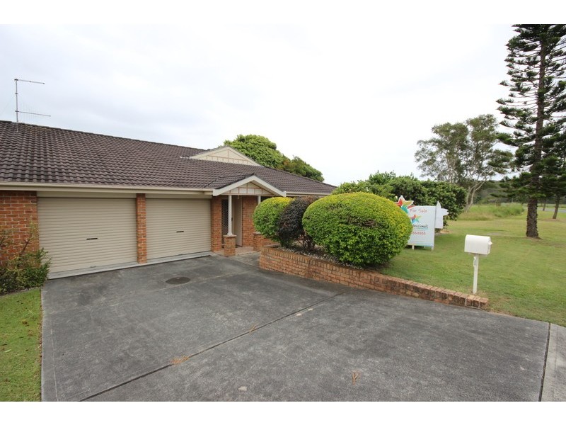 2/2 Tandara Place, Forster NSW 2428