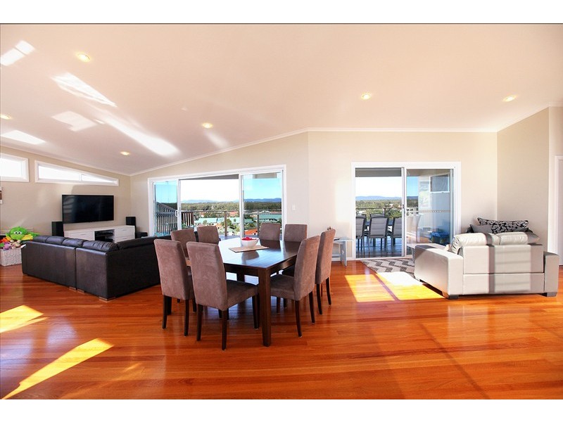 1 Carinda Place, Forster NSW 2428