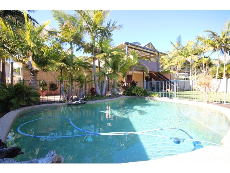 8 Caryota Place, Forster NSW 2428