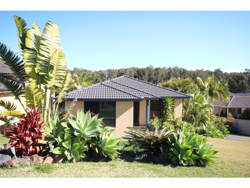 8 Caryota Place, Forster NSW 2428