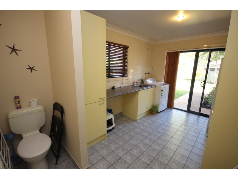 8 Caryota Place, Forster NSW 2428