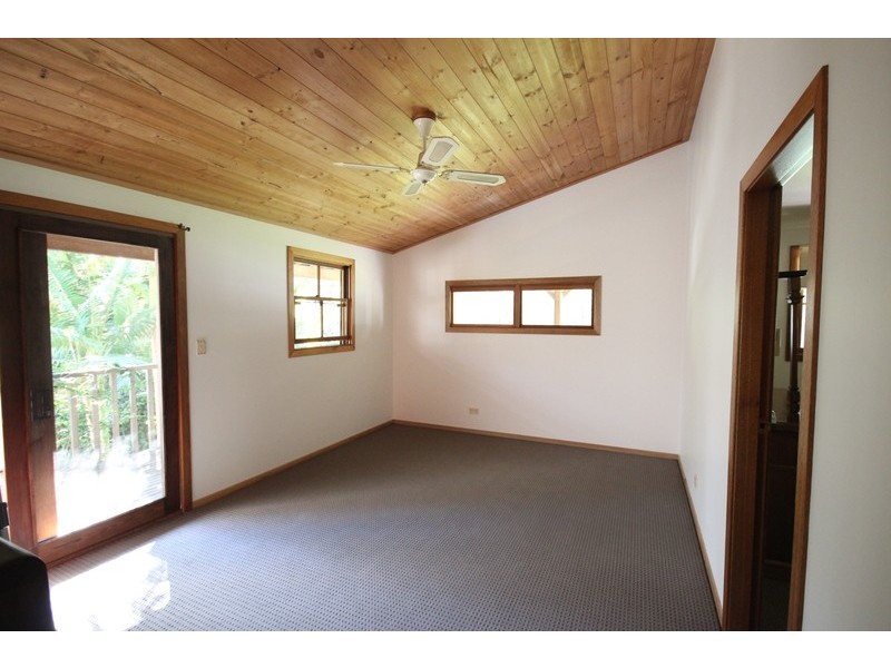 6 Palm Close, Pacific Palms NSW 2428