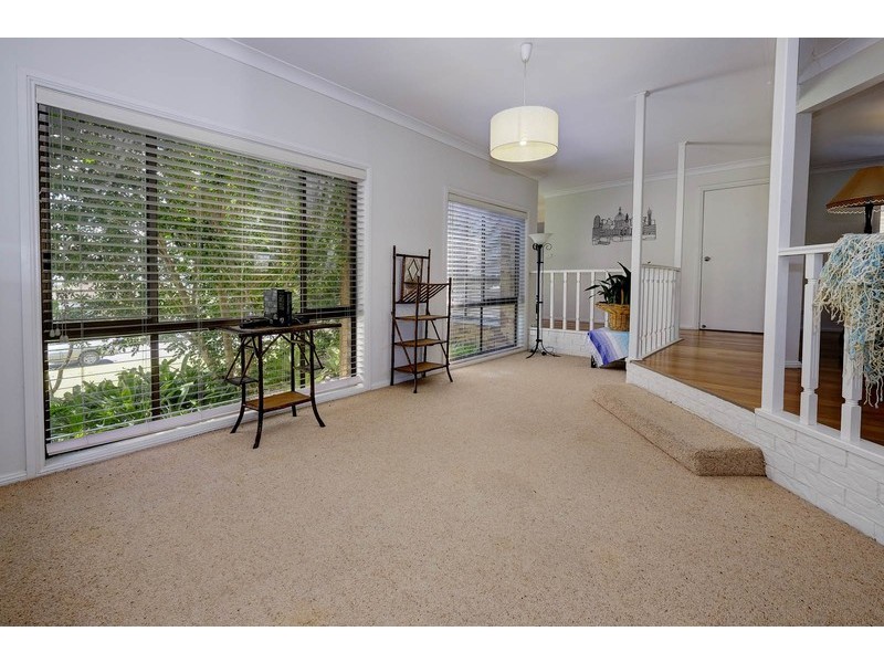 84 Lakeview Crescent, Forster NSW 2428