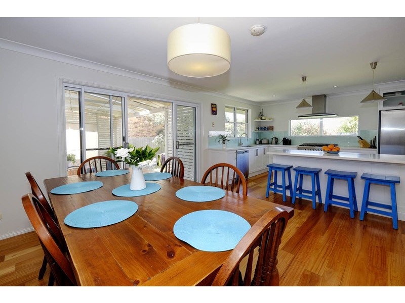 84 Lakeview Crescent, Forster NSW 2428