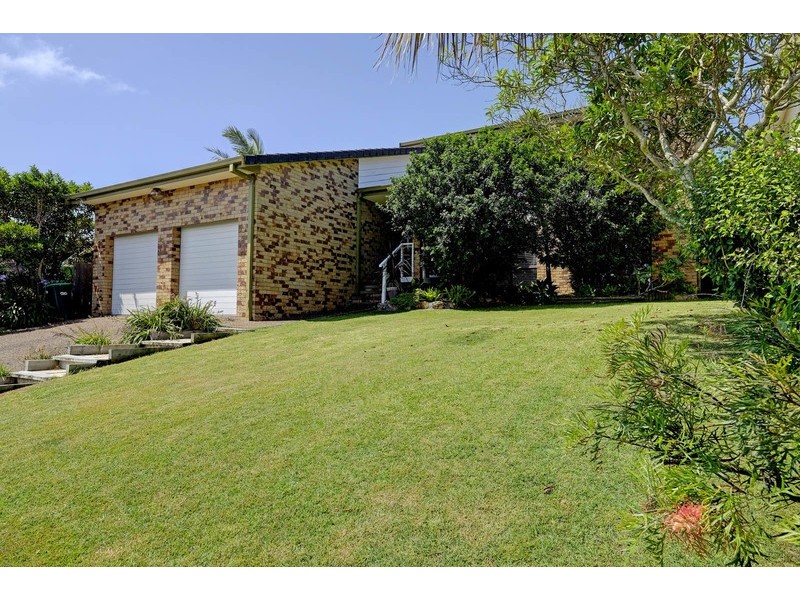 84 Lakeview Crescent, Forster NSW 2428