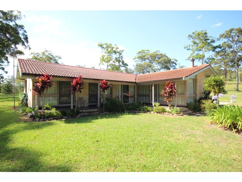 323 Blackhead Road, Hallidays Point NSW 2430