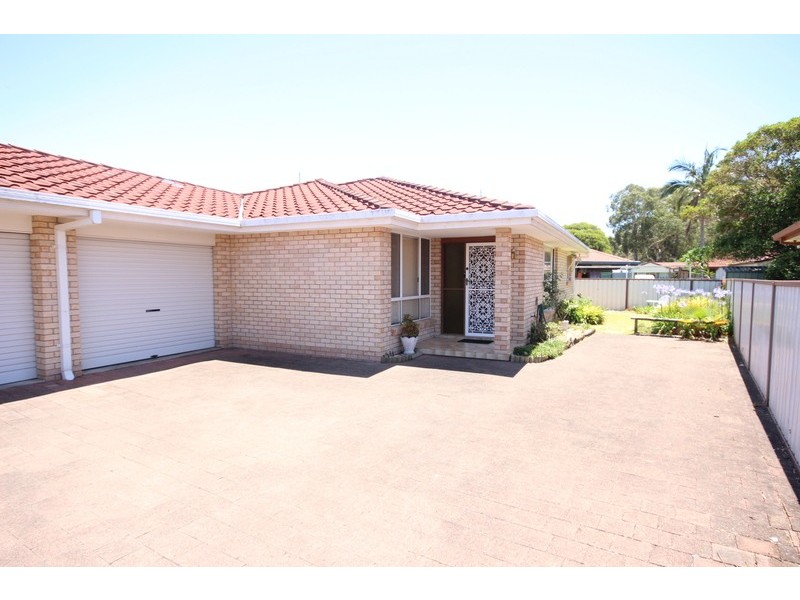2/6 Woodward Place, Tuncurry NSW 2428