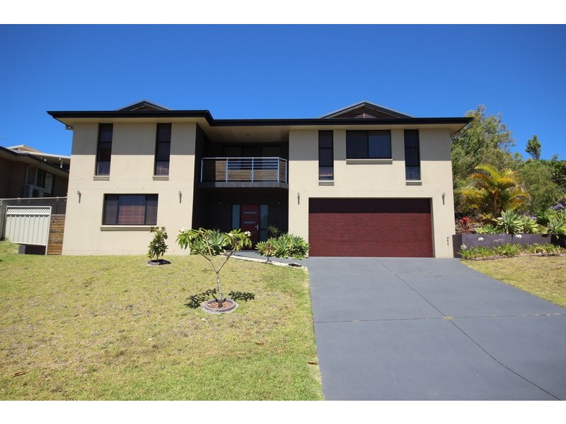 17 Pioneer Drive, Forster NSW 2428