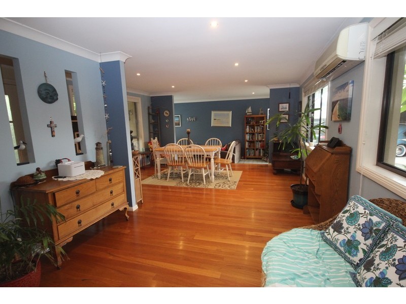 4 Minnibah Circuit, Forster NSW 2428