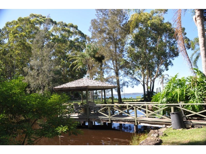 2375 The Lakes Way, Bungwahl NSW 2423