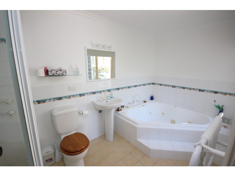 85 Green Point Drive, Green Point NSW 2428