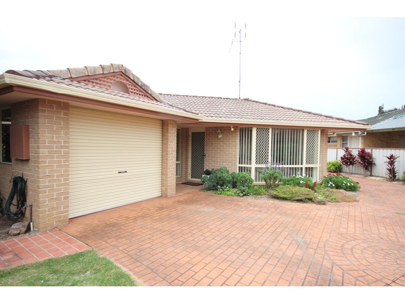 1/9A Lachlan Avenue, Tuncurry NSW 2428