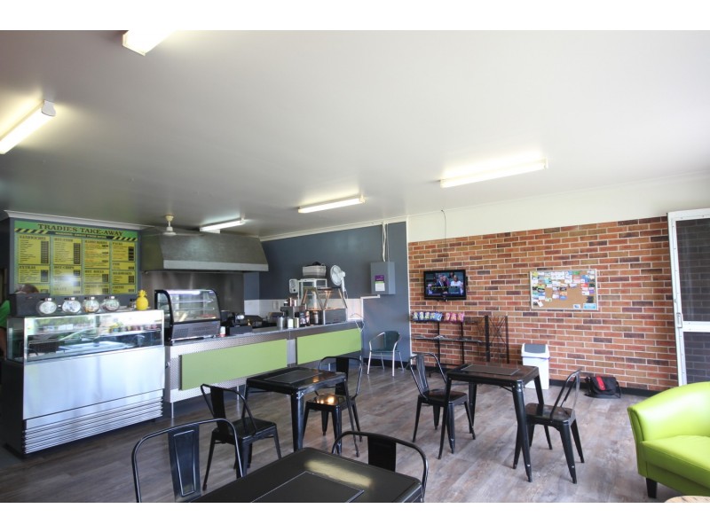 3/1 Trades Court, Forster NSW 2428