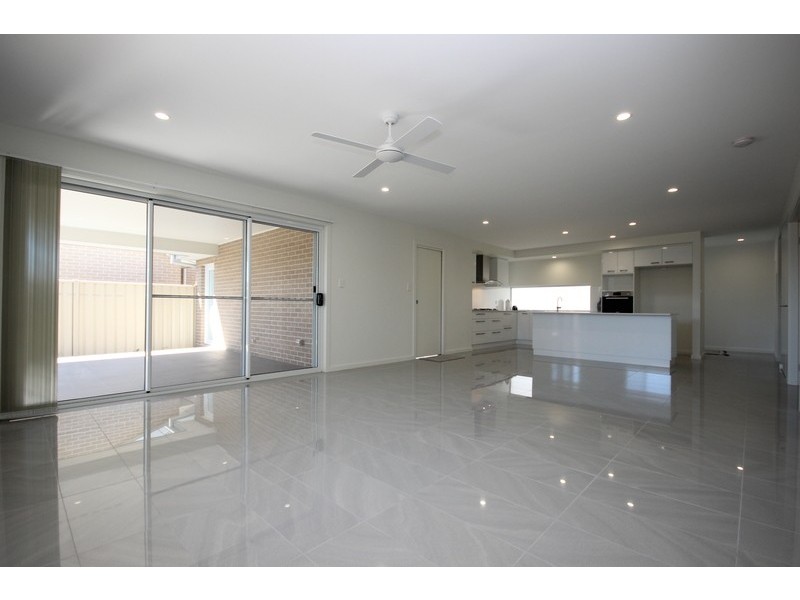 2/9 The Lakes Way, Forster NSW 2428