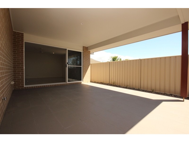 2/9 The Lakes Way, Forster NSW 2428