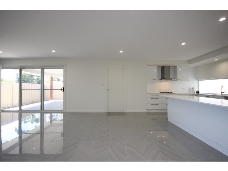 2/9 The Lakes Way, Forster NSW 2428