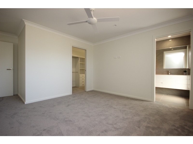 2/9 The Lakes Way, Forster NSW 2428