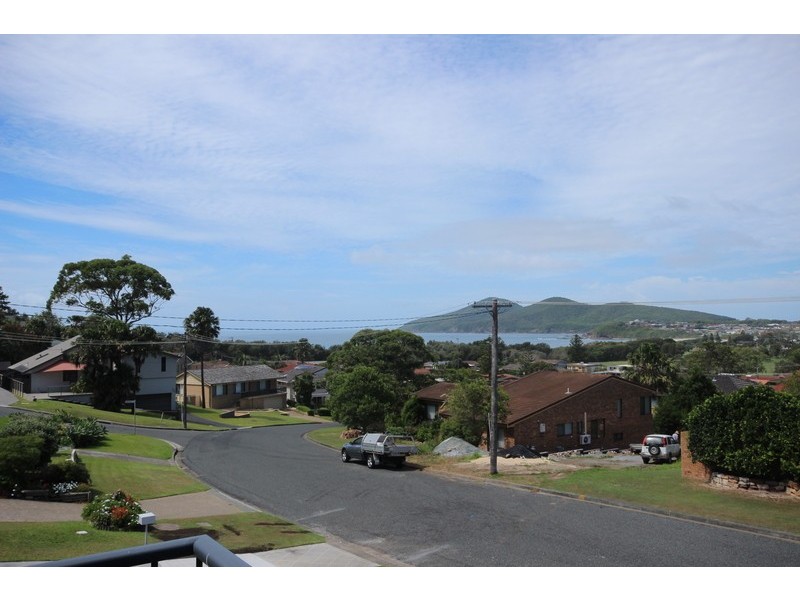17 Lake Vista Crescent, Forster NSW 2428