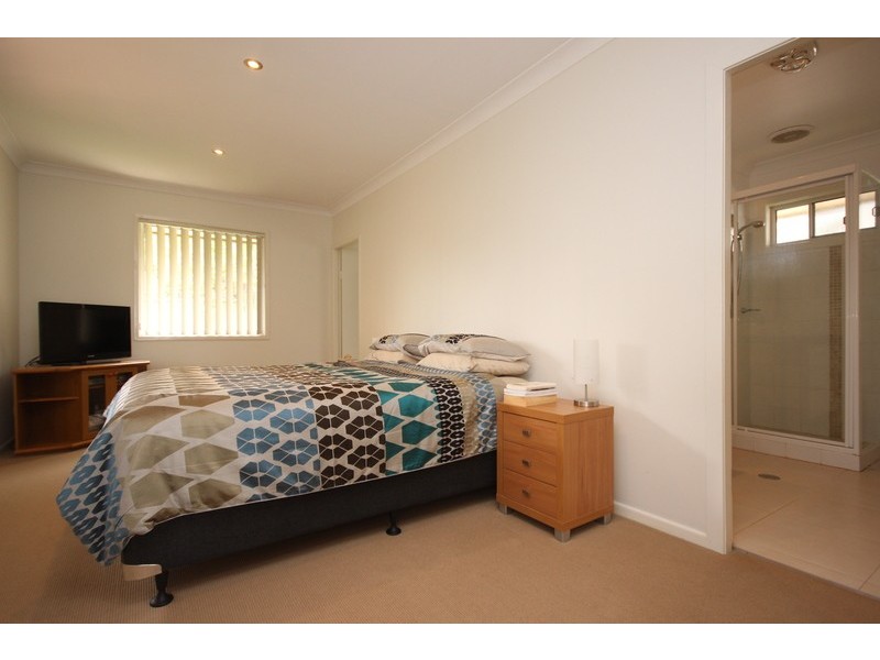 17 Lake Vista Crescent, Forster NSW 2428