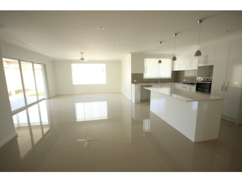 1/58 The Lakes Way, Forster NSW 2428