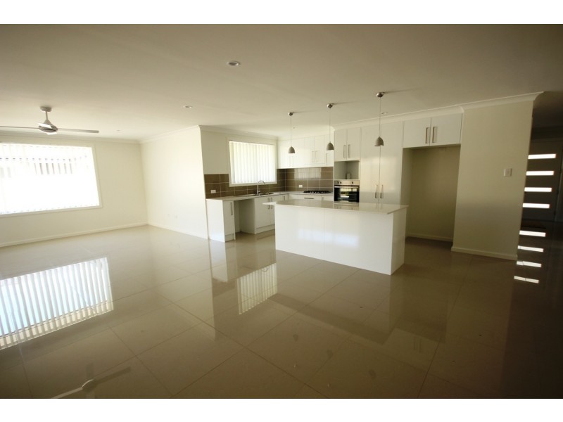 1/58 The Lakes Way, Forster NSW 2428