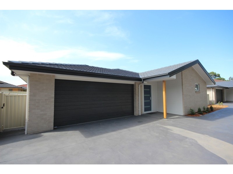 2/58 The Lakes Way, Forster NSW 2428