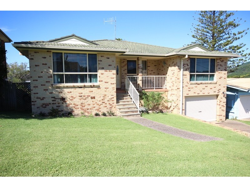 20 Lakeview Crescent, Forster NSW 2428