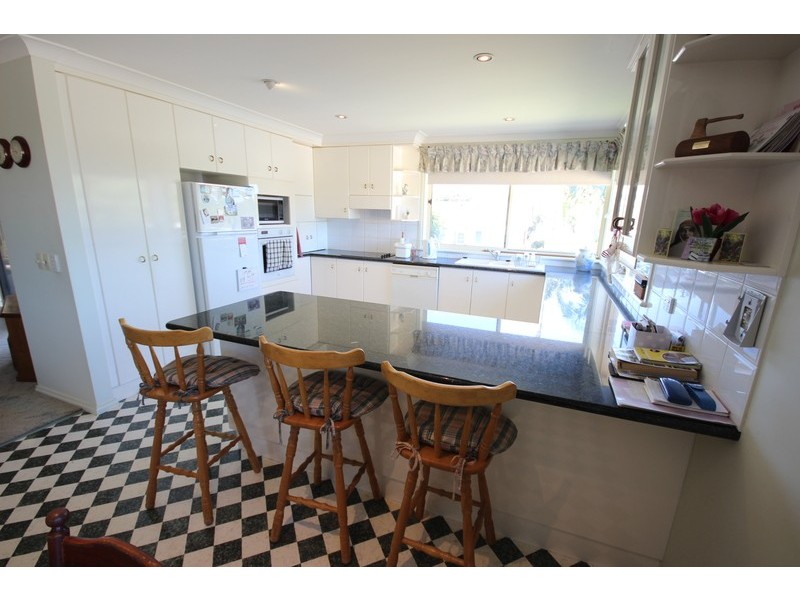 20 Lakeview Crescent, Forster NSW 2428