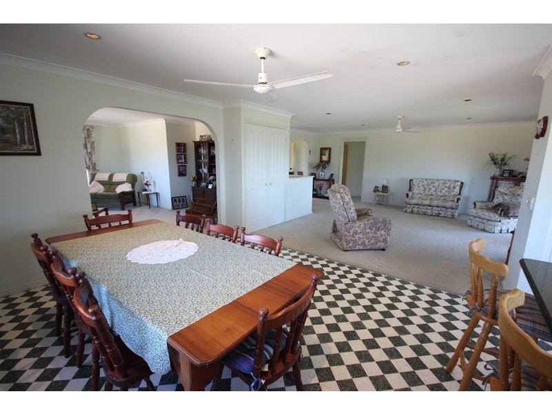 20 Lakeview Crescent, Forster NSW 2428