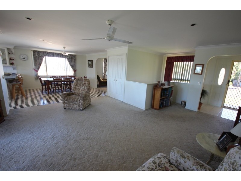 20 Lakeview Crescent, Forster NSW 2428