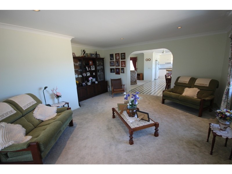 20 Lakeview Crescent, Forster NSW 2428