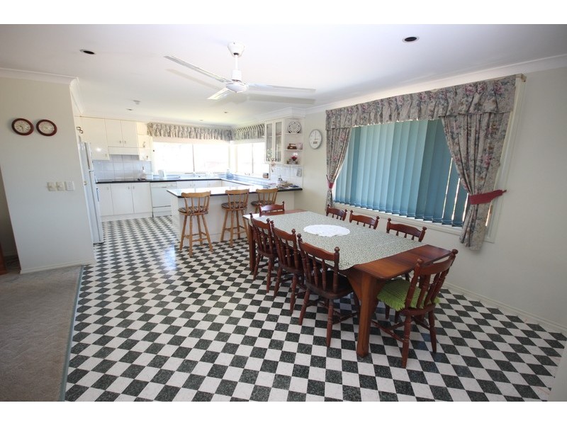 20 Lakeview Crescent, Forster NSW 2428