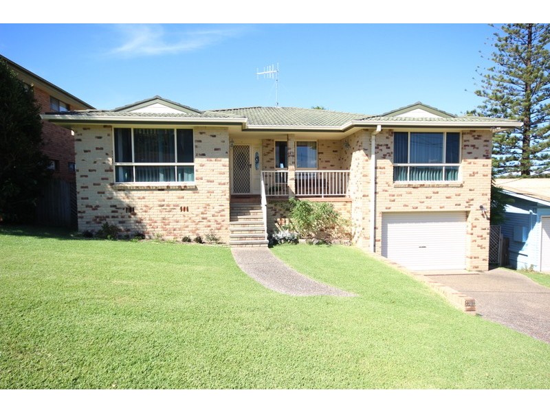 20 Lakeview Crescent, Forster NSW 2428