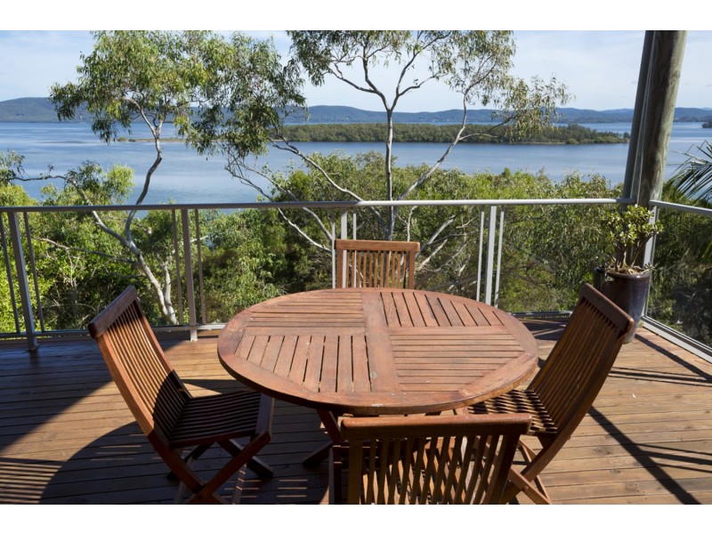 67 Green Point Drive, Green Point NSW 2428