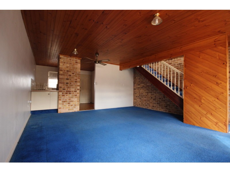 2/4 Stanley Street, Forster NSW 2428