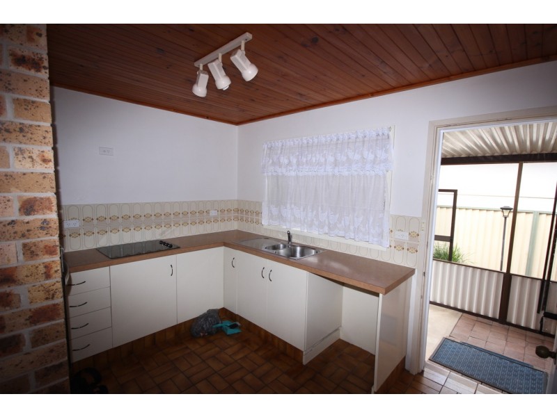 2/4 Stanley Street, Forster NSW 2428