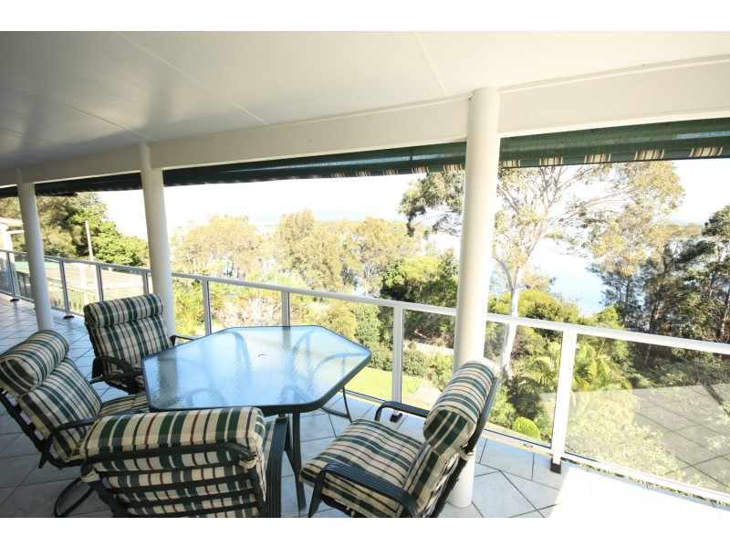 25 Green Point Drive, Green Point NSW 2428